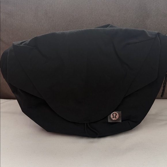 lululemon athletica Other - lululemon athletica Black Messenger Bag